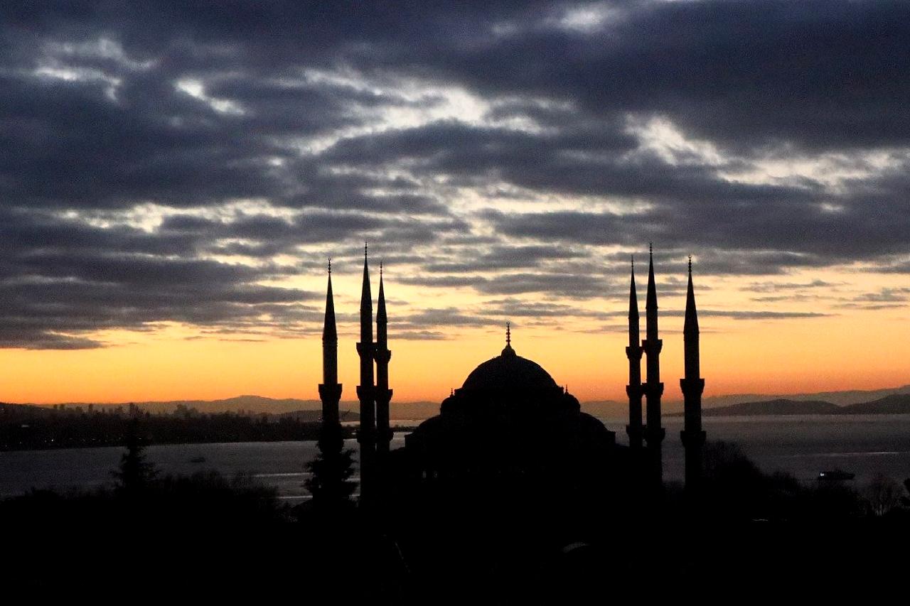 İstanbul’da Sağanak Yağış ve Trafik Sorunları